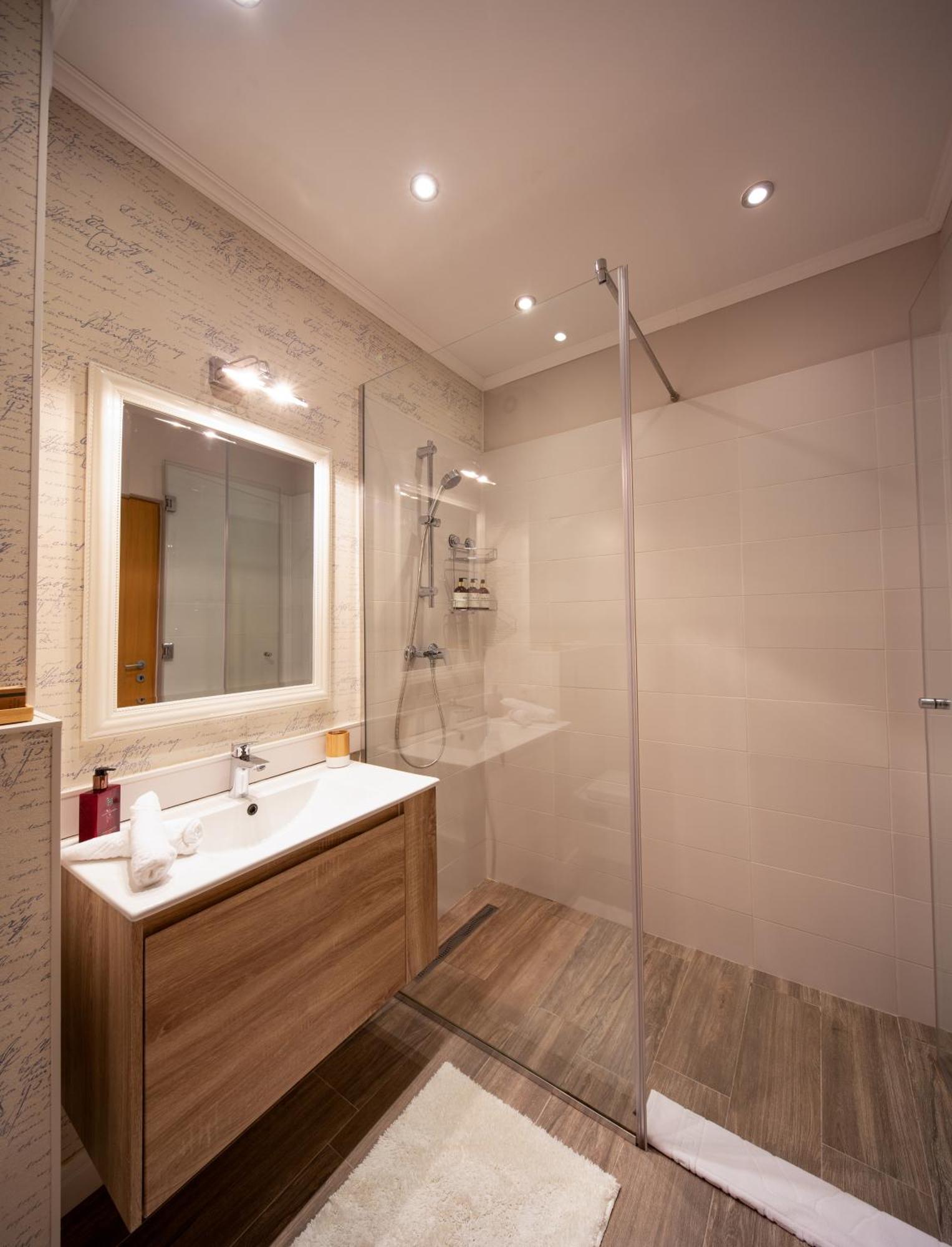 Stylish Condo - Parking And Balcony Kluż-Napoka Zewnętrze zdjęcie